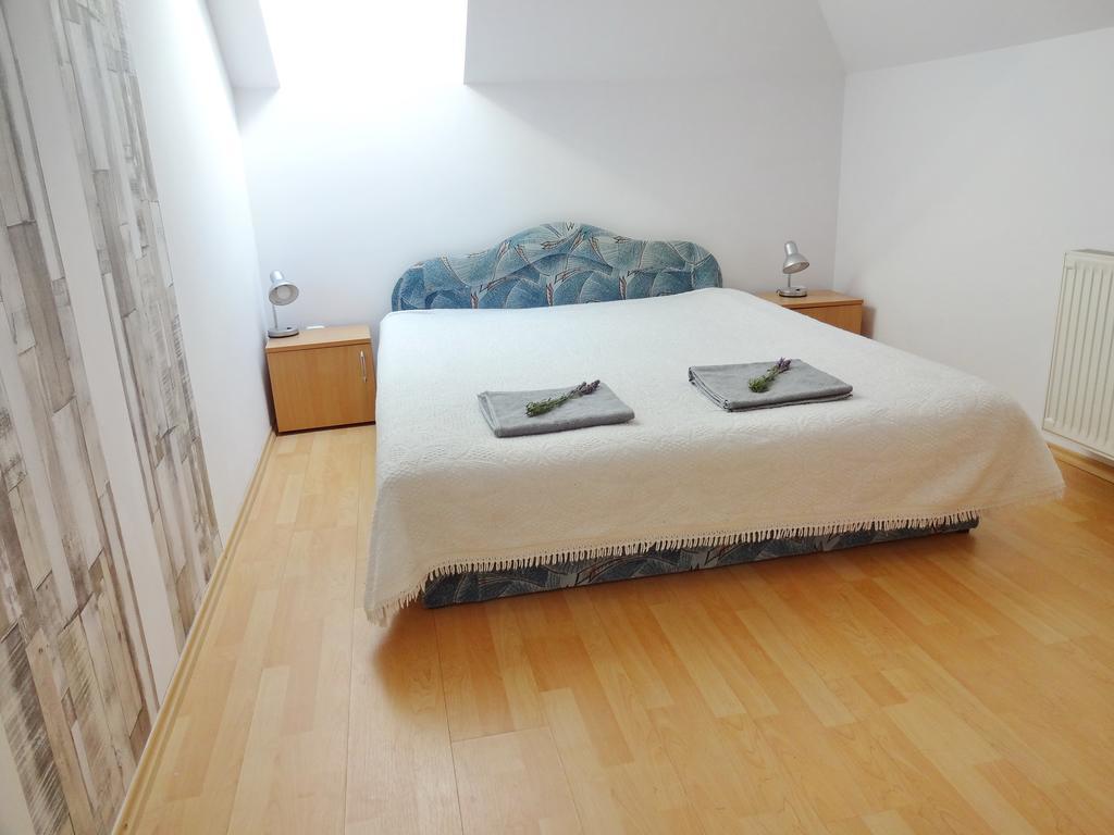 Albizia Apartments Balatonfüred Екстериор снимка