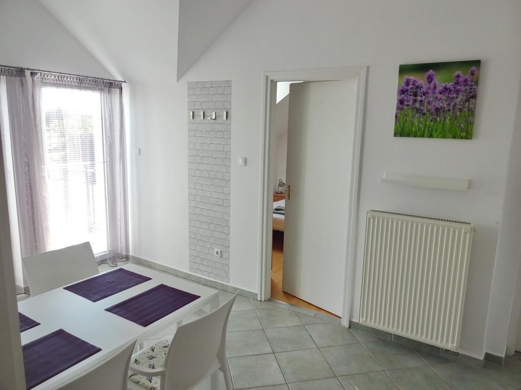 Albizia Apartments Balatonfüred Екстериор снимка