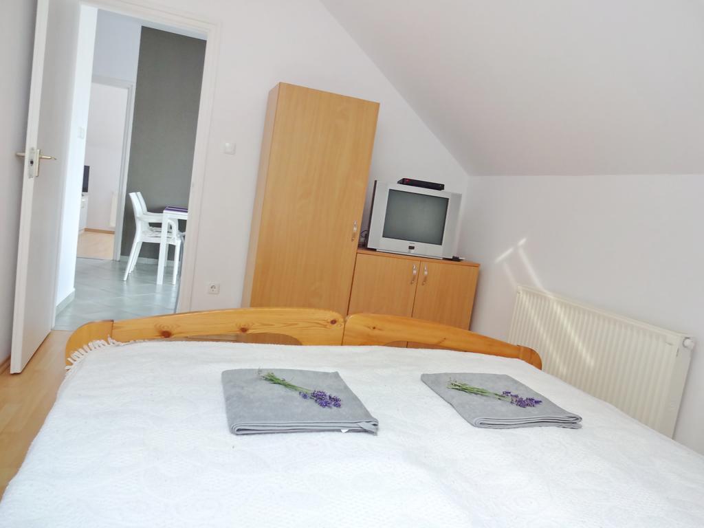 Albizia Apartments Balatonfüred Екстериор снимка