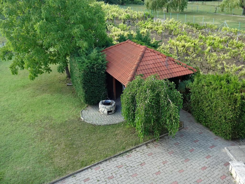 Albizia Apartments Balatonfüred Екстериор снимка